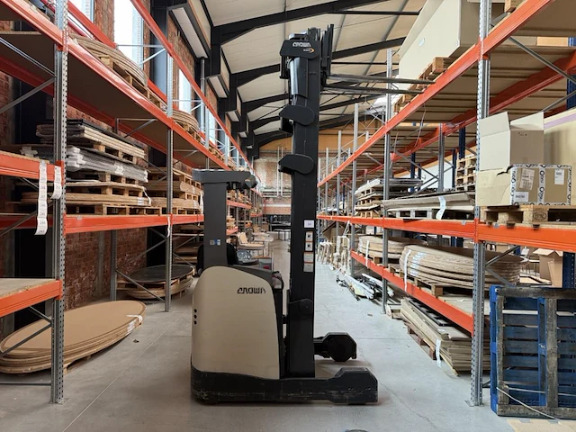 1 elektrische stapelaar crown esr 5000 series - afbeelding 5 van  19