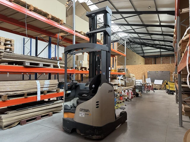 1 elektrische stapelaar crown esr 5000 series - afbeelding 13 van  19