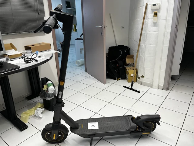 1 elektrische step ninebot - afbeelding 1 van  8