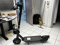 1 elektrische step ninebot - afbeelding 1 van  8