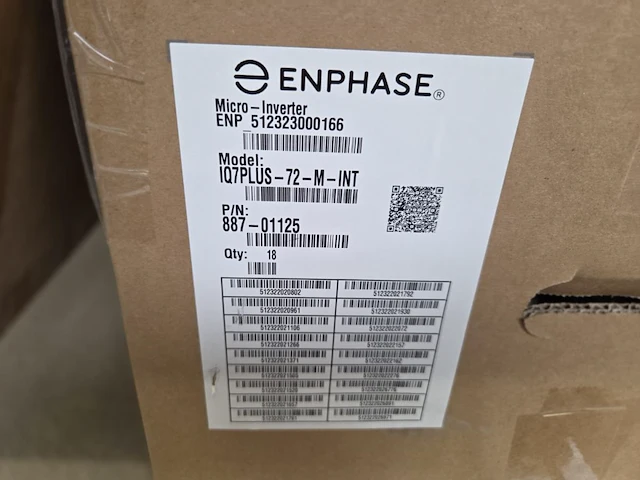 1 enphase micro inverter iq8mc - afbeelding 8 van  9