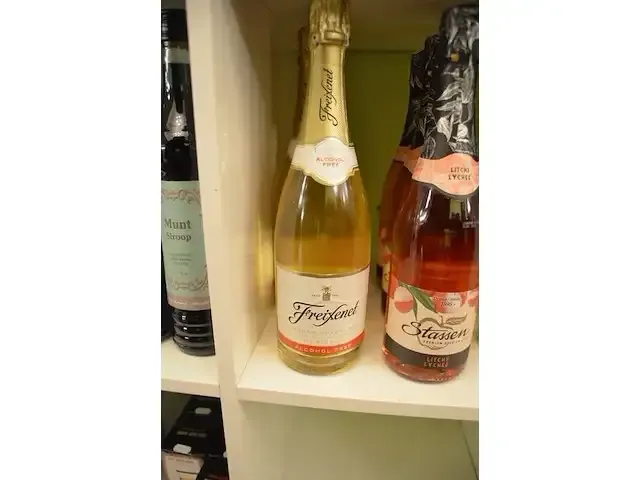 1 fl. le couchen cuvee prosecco 75cl, 4 fl. valdo aperitief 75cl, 6 fl. masottina prosecco brut 75cl, 3 fl. astoria vino spumante victim 75cl, 4 fl. vino spumante asti tre secoli 75cl, 3 flessen vino spumante - afbeelding 8 van  8
