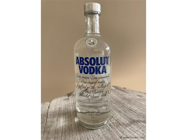 1 fles absolut vodka - afbeelding 1 van  1