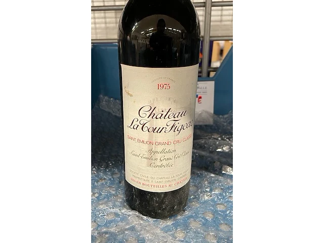 1 fles château la tour figeac 1975 - afbeelding 1 van  2