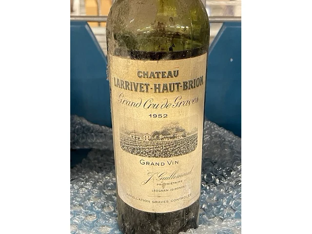 1 fles château larrivet-haut-brion 1952 - afbeelding 1 van  2