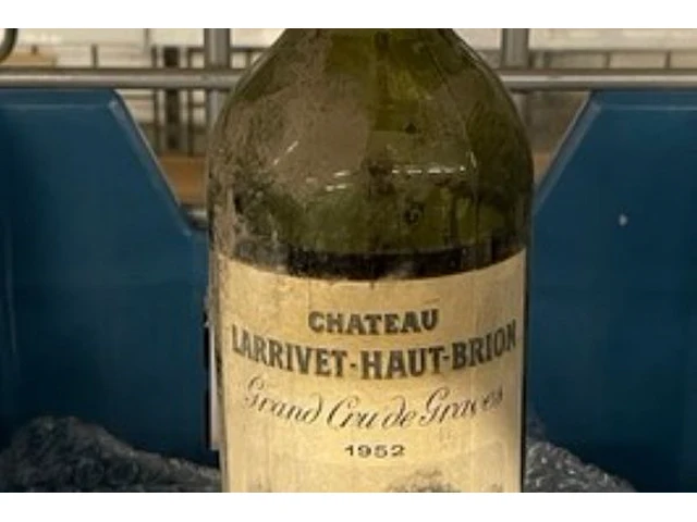 1 fles château larrivet-haut-brion 1952 - afbeelding 2 van  2