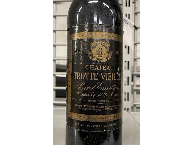 1 fles château trotte vieille 1983 - afbeelding 1 van  2