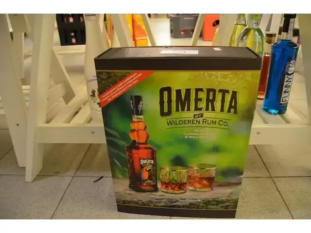 1 fles funny blue curacao 70cl, 2 flessen leblon cachaca 70cl, 1 fles milz premium 70cl, 4 fl. douce pomme cava 70cl, 3 fl. poire williams 70cl, 1 gift box omerta wilderen (475,476,477,478,479,480) - afbeelding 3 van  7