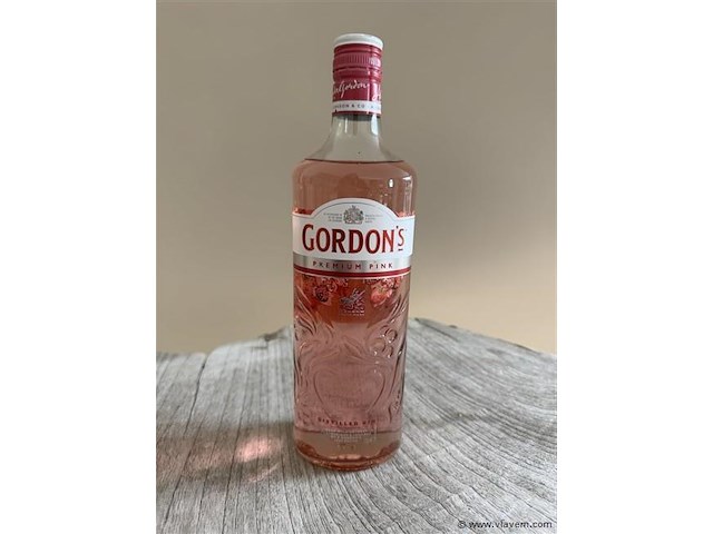 1 fles gordon's premium pink gin - afbeelding 1 van  1