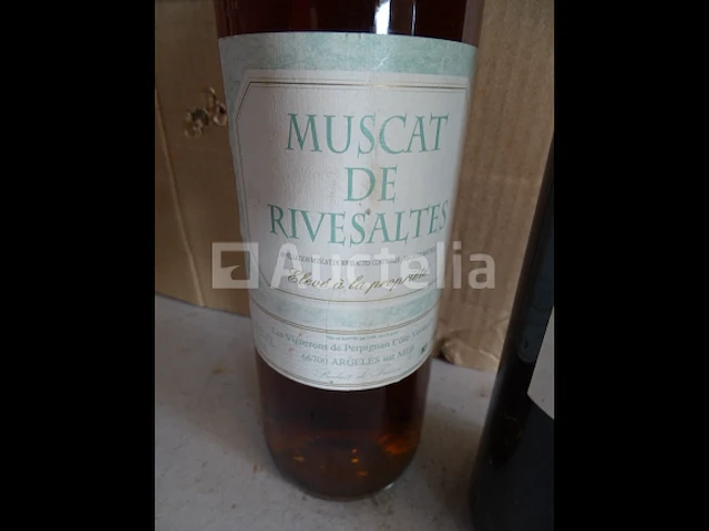 1 fles graves château haut-vigneau 2015, 1 genummerde fles muscat de riversaltes - afbeelding 7 van  8