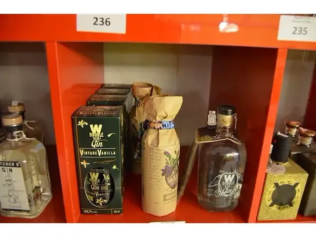 1 fles w double you gin 70cl, 2 flessen ocus gin 50cl, 4 flessen w double you gin vintage vanilla 50cl (632,633,634) - afbeelding 1 van  5