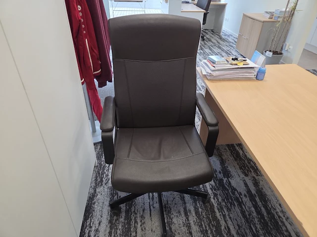1 formica houten bureautafel - afbeelding 4 van  6