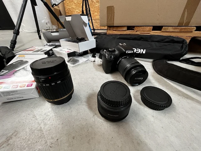 1 fototoestel canon eos 550d met fotostudio - afbeelding 5 van  14