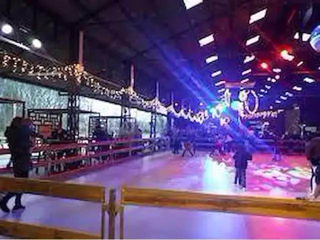 1 gedemonteerde schaatsbaan - afbeelding 5 van  5
