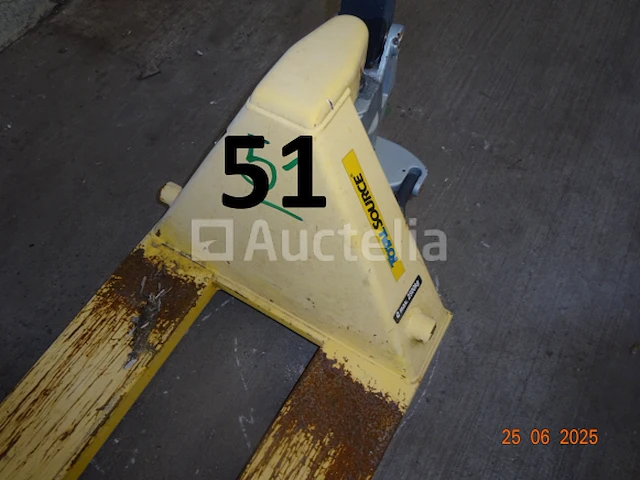 1 gele pallettruck, merk total soucre, tot 2t5 - afbeelding 2 van  4