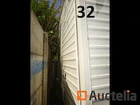 1 gesloten dubbelassige oplegger met een witte aluminium bestelwagen, carrosserielengte 4m21/breedte 2m17/hoogte 2m15/dissellengte 1m50, bandenmaat 195/50r13 - afbeelding 2 van  8