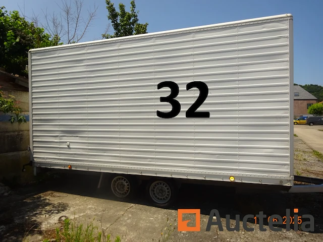 1 gesloten dubbelassige oplegger met een witte aluminium bestelwagen, carrosserielengte 4m21/breedte 2m17/hoogte 2m15/dissellengte 1m50, bandenmaat 195/50r13 - afbeelding 7 van  8