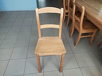 1 grenenhouten tafel met 10 houten stoelen - afbeelding 3 van  4