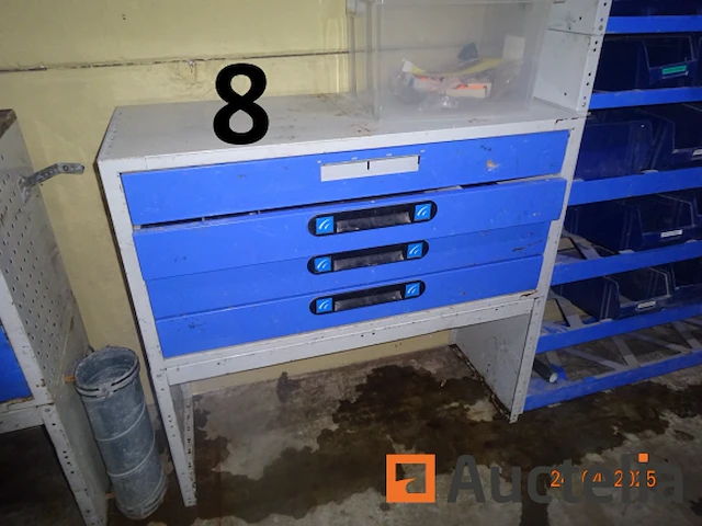 1 grijze plank met vier blauwe lades, afm. 101/41/97, 1 plank met blauwe pvc bakken afm. 127/26/152, 1 legplank met blauwe pvc bakken afm. 102/26/151, 1 plank met drie lades in dim blue 76/41/99 - afbeelding 2 van  3