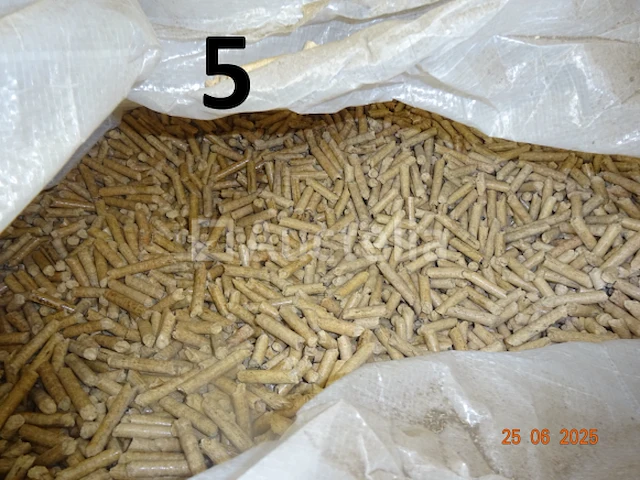 1 grote zak losse pellets - afbeelding 1 van  3