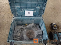 1 haakse slijper makita, in de originele doos met oplader en batterij - afbeelding 1 van  2