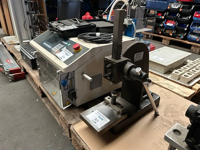 1 handmatige persmachine - afbeelding 1 van  4