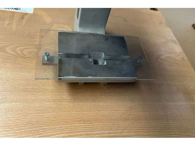 1 handmatige persmachine - afbeelding 4 van  4