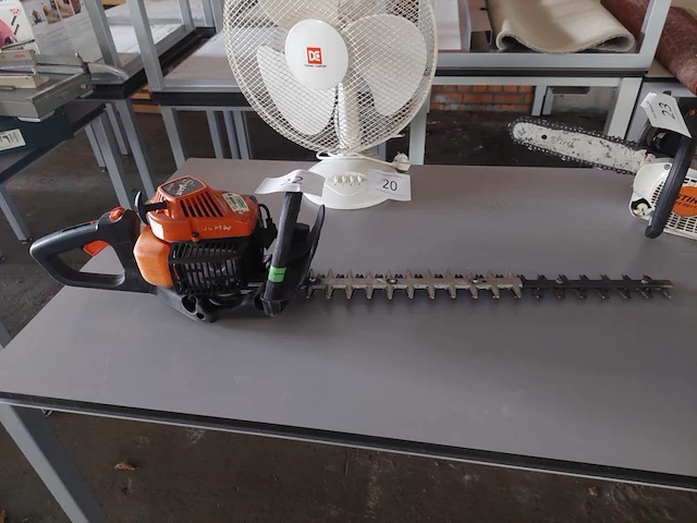 1 heggenschaar hitachi koki - afbeelding 1 van  4