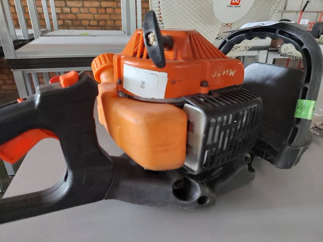 1 heggenschaar hitachi koki - afbeelding 4 van  4