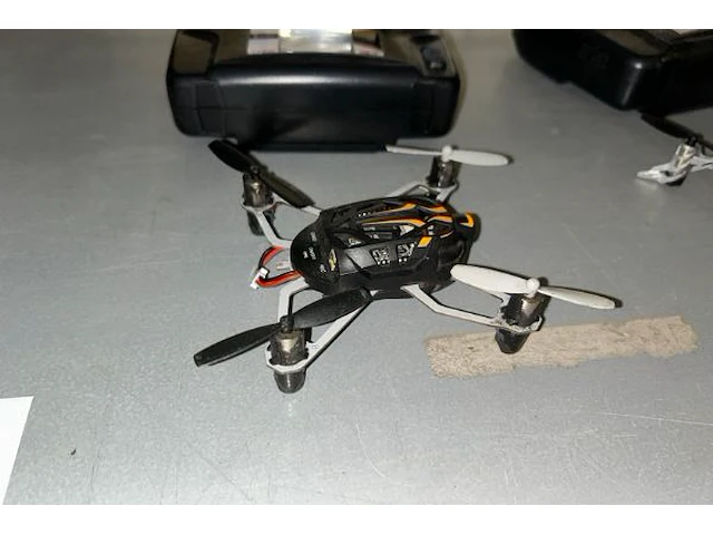 1 helicopter, 4 drones op afstandsbediening - afbeelding 3 van  7
