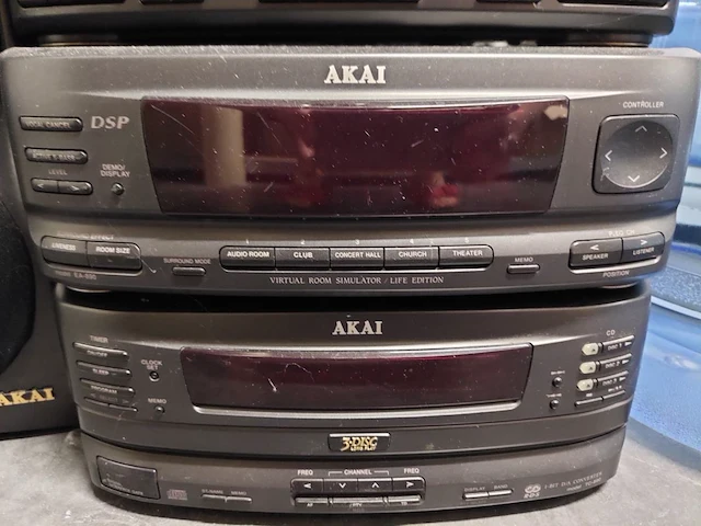 1 hifi installatie akai + 2 muziekboxen akai - afbeelding 4 van  7