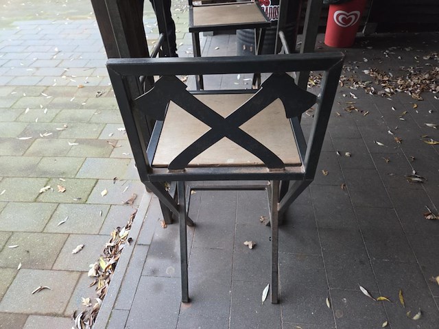 1 hoge tafel met 2 stoelen hapkin - afbeelding 6 van  7