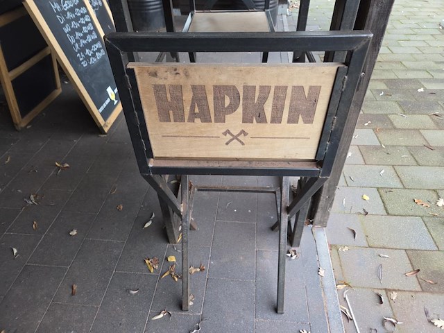 1 hoge tafel met 2 stoelen hapkin - afbeelding 7 van  7