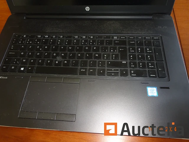 1 hp zbook laptopbekabeling en zwarte koffer - afbeelding 1 van  3