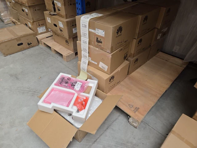 1 huawei sun2000-3ktl-m1 omvormer - afbeelding 1 van  3