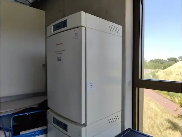 1 incubator thermo forma model series 2 3310 np: € 10000 - afbeelding 3 van  7