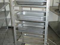 1 inox kar met div { wielen moeten gesmeerd worden} - afbeelding 1 van  4