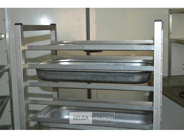 1 inox kar met div { wielen moeten gesmeerd worden} - afbeelding 2 van  4