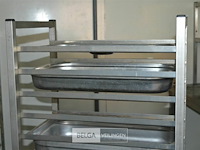 1 inox kar met div { wielen moeten gesmeerd worden} - afbeelding 2 van  4