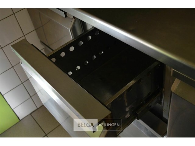1 inox werktafel met 7 deuren frigo diamond goldline 2,43 x 70b x80h - afbeelding 5 van  5