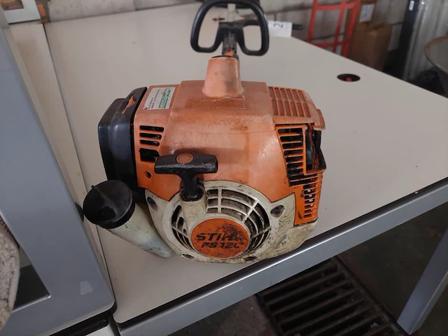 1 kantenmaaier stihl fs12l - afbeelding 2 van  4