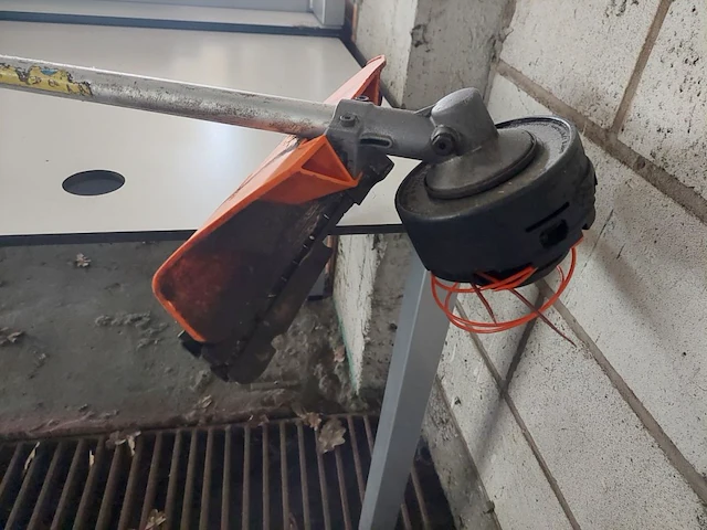1 kantenmaaier stihl fs12l - afbeelding 4 van  4