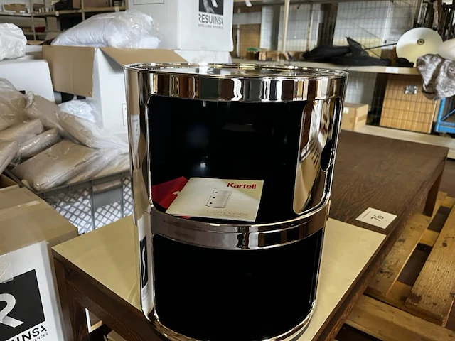 1 kartell componibili metallic kastje - afbeelding 1 van  1