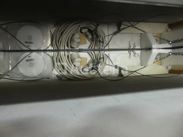1 kist met scherm - afbeelding 5 van  7