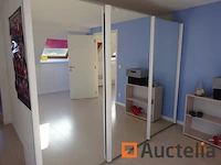 1 kledingkast drie schuifdeuren met spiegel 2m70/60cm/2m - afbeelding 2 van  3