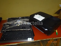 1 kleine hp office jet 3831 printer, 1 dozijn qwerty-toetsenborden - afbeelding 1 van  1