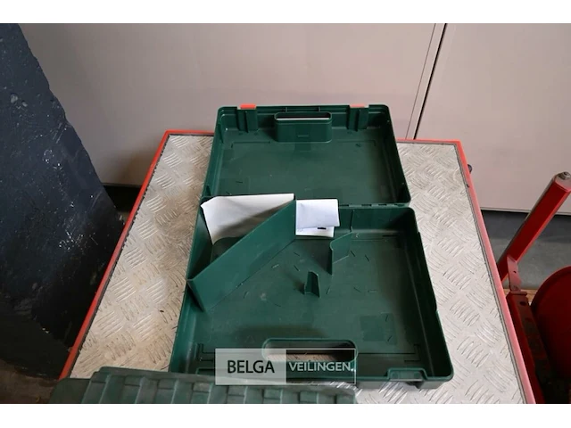1 koffer met boormachine met 1 accu's en 1 lader - merk: bosch en 1 lege koffer bosch - afbeelding 3 van  3