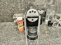 1 koffiemachine nespresso 9737 + melkschuimer - afbeelding 1 van  6