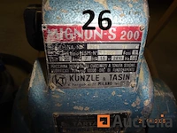1 kunzle&tasin parketschuurmachine, 1 voorraad strips in een zak en op de zak geplaatst - afbeelding 2 van  5
