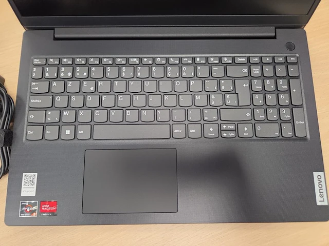 1 laptop lenovo v15 g4 amn - afbeelding 2 van  5